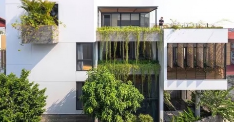 Ngôi nhà 3 mặt thoáng đan xen khoảng đặc rỗng lạ mắt