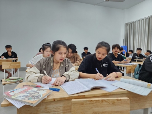 Bốn học sinh tiểu học sáng tạo mô hình Trường học thông minh  Giáo dục  Việt Nam