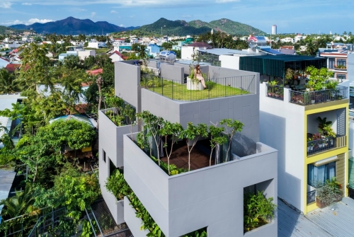 Nhà ngoại ô đẹp tựa khu nghỉ dưỡng ở Nha Trang trên báo Mỹ