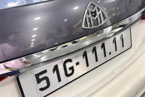 Maybach S450 hơn 8 tỷ đeo 'siêu biển' 51G-111.11 của Toyota Innova