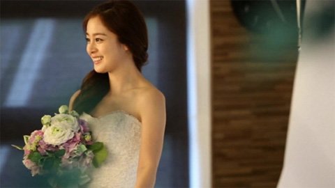 Sau 3 năm kết hôn, Kim Tae Hee và Bi Rain bất ngờ tung bộ ảnh cưới mới,  chuyện gì đây?