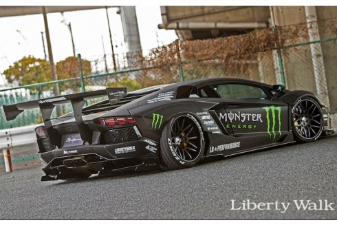 Lamborghini Aventador phong cách Monster Energy “siêu độc”