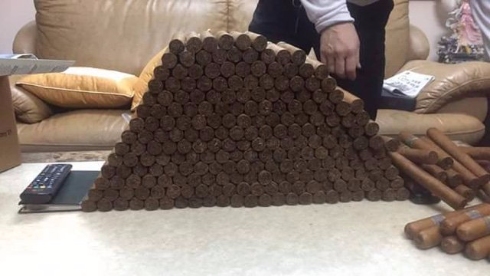 hut cigar 1