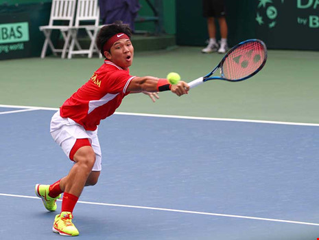 Thiếu chút may mắn, Nguyễn Hoàng Thiên không thể đả bại tay vợt số 1 Hong Kong. Ảnh: MQ