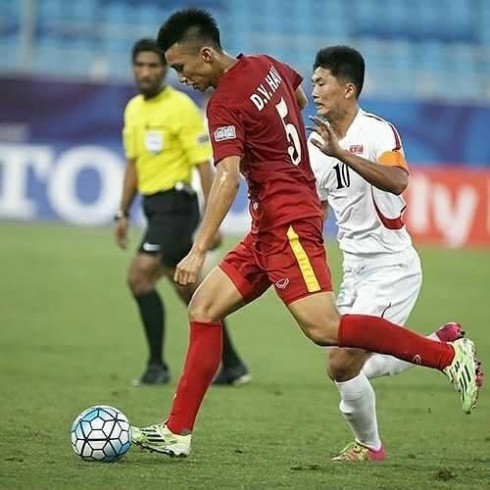 Đoàn Văn Hậu trong màu áo U19 Việt Nam năm 2016. 