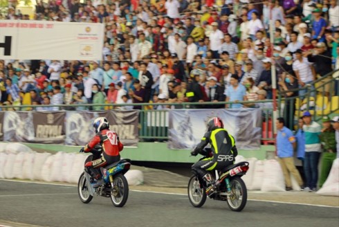 Giải đua xe tại Cần Thơ được tổ chức đều đặn hàng năm, được xem là một đặc sản không thể thiếu trong dịp Tết tại khu vực Tây Nam Bộ.