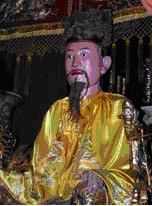  Tượng thờ vua Ngô Quyền. Ảnh: Wikipedia.org.