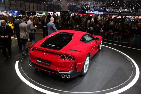 8ferrari 812 sieu xe manh 18 1488989133882
