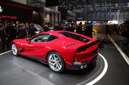 9ferrari 812 sieu xe manh 20 1488989133884