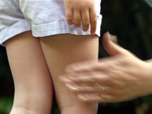 khoi to vu bao ve dam o nhieu hoc sinh HDKE