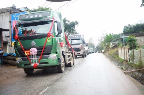 ruoc dau bang dan xe tai 1